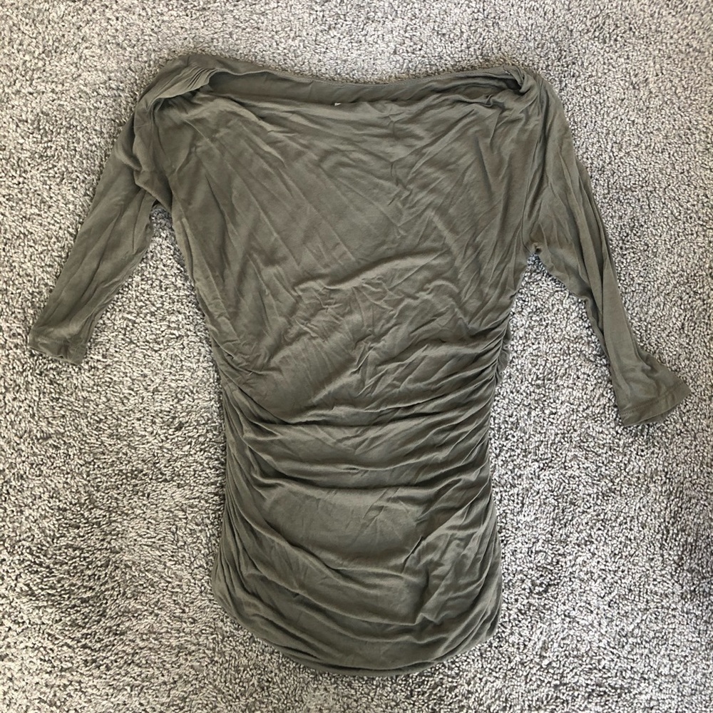 H&M olive green ruched 3/4 sleeve shirt